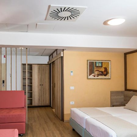 Hotel Delfin Izola Kültér fotó