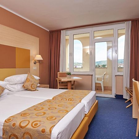 Hotel Delfin Izola Kültér fotó