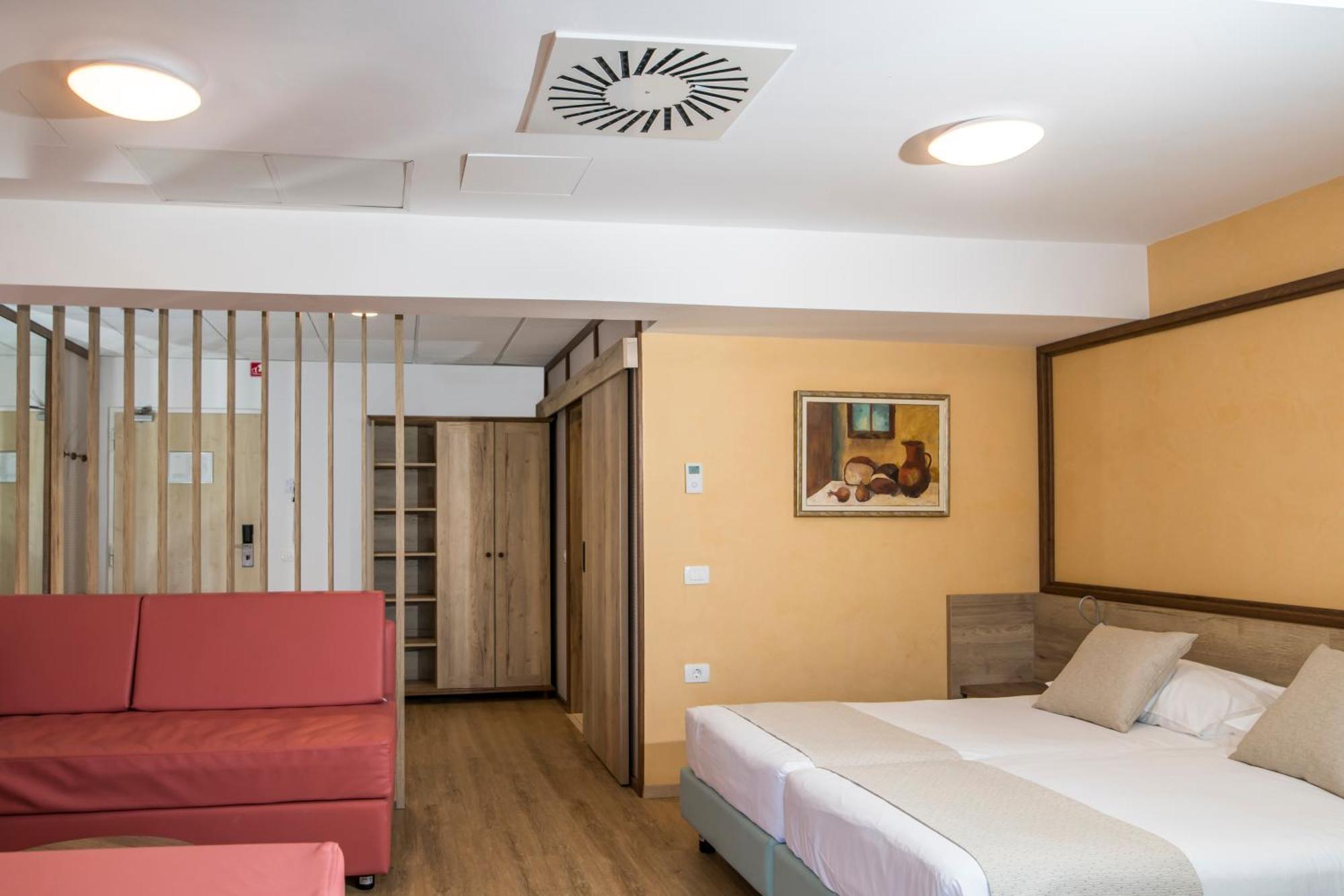 Hotel Delfin Izola Kültér fotó