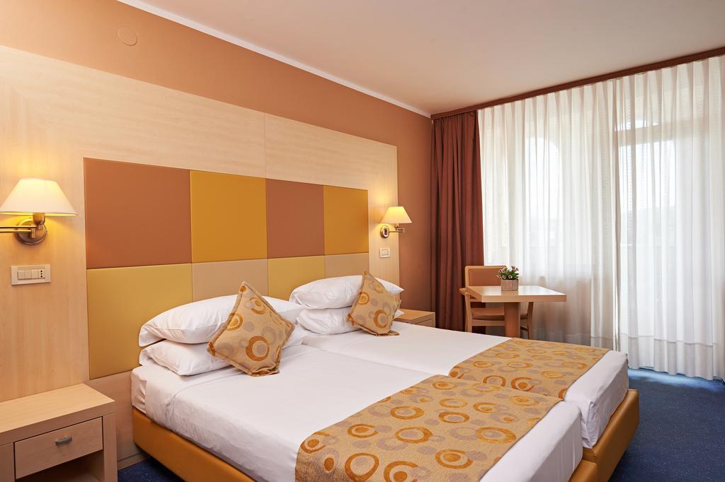 Hotel Delfin Izola Kültér fotó