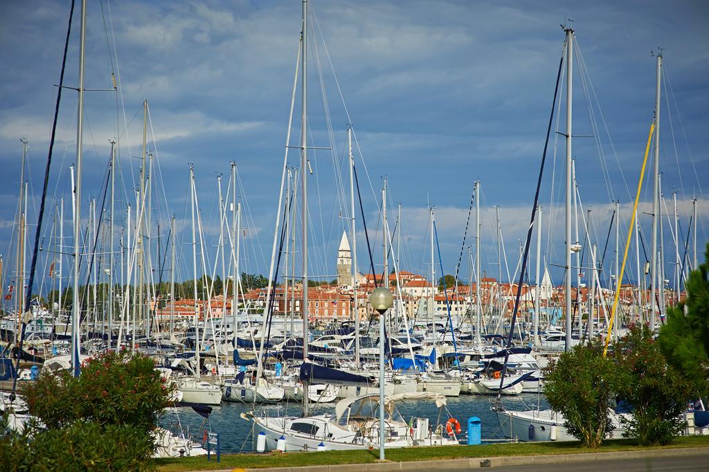 Hotel Delfin Izola Kültér fotó