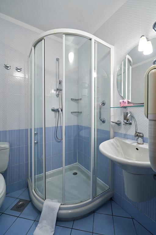 Hotel Delfin Izola Kültér fotó