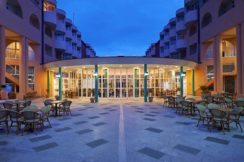 Hotel Delfin Izola Kültér fotó