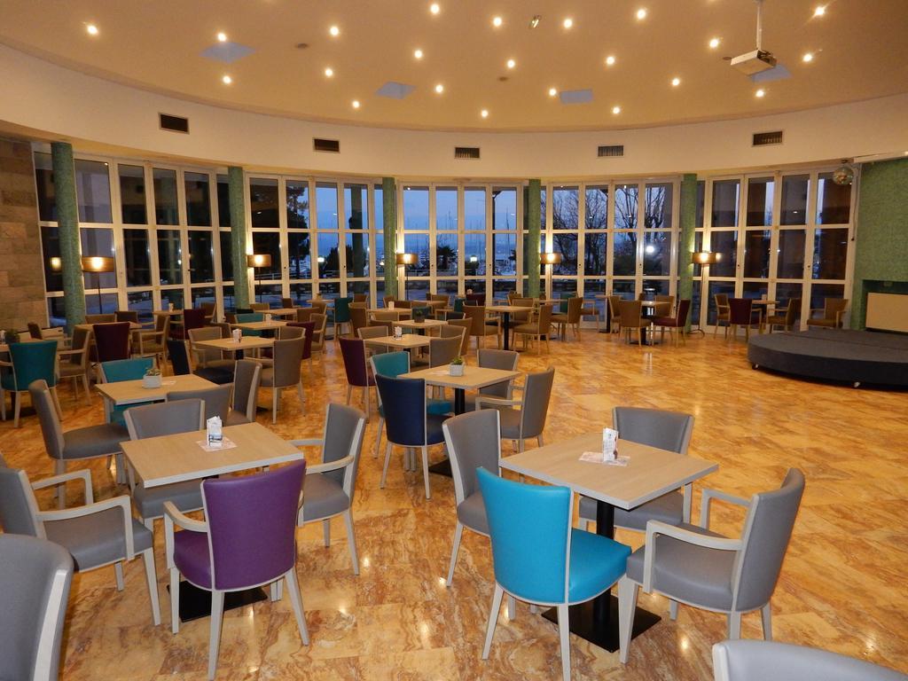 Hotel Delfin Izola Kültér fotó