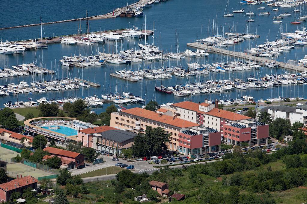 Hotel Delfin Izola Kültér fotó