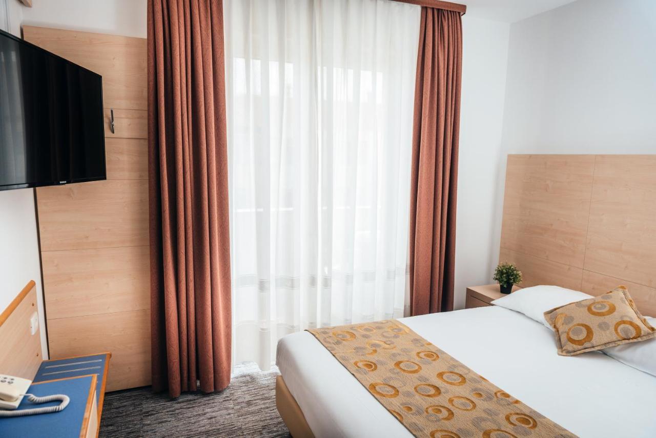 Hotel Delfin Izola Kültér fotó